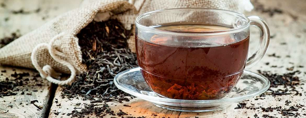 Fettige Haut – Schwarztee kann helfen!